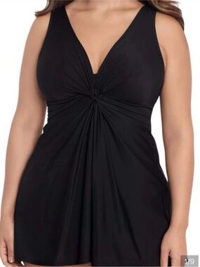 NWT Miraclesuit Marais Black Swimsuit, sz 22W